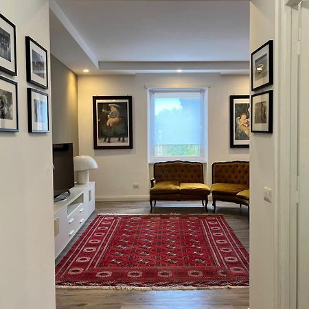 Apartment On The Square روما المظهر الخارجي الصورة