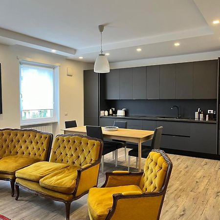 Apartment On The Square روما المظهر الخارجي الصورة
