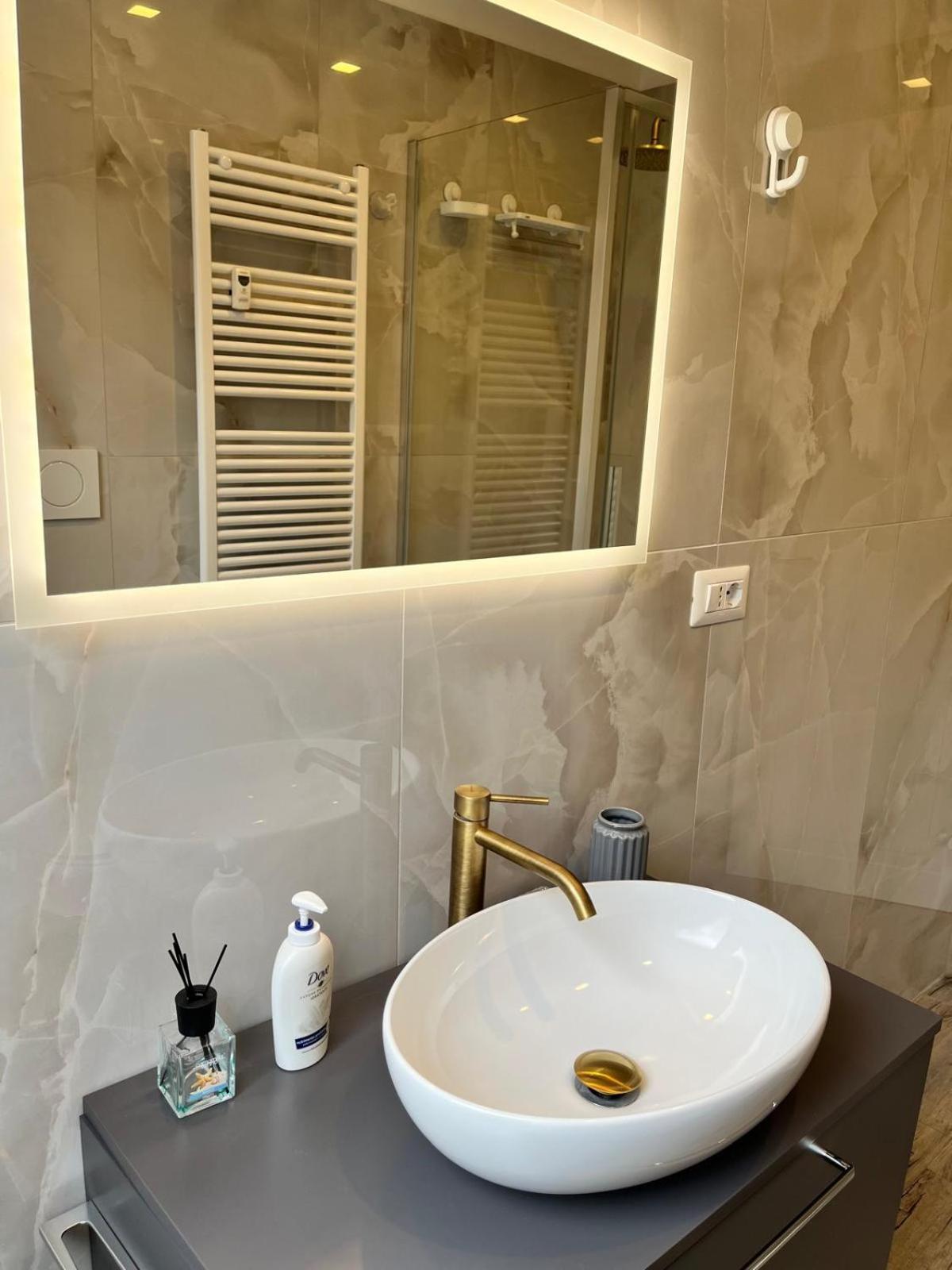 Apartment On The Square روما المظهر الخارجي الصورة