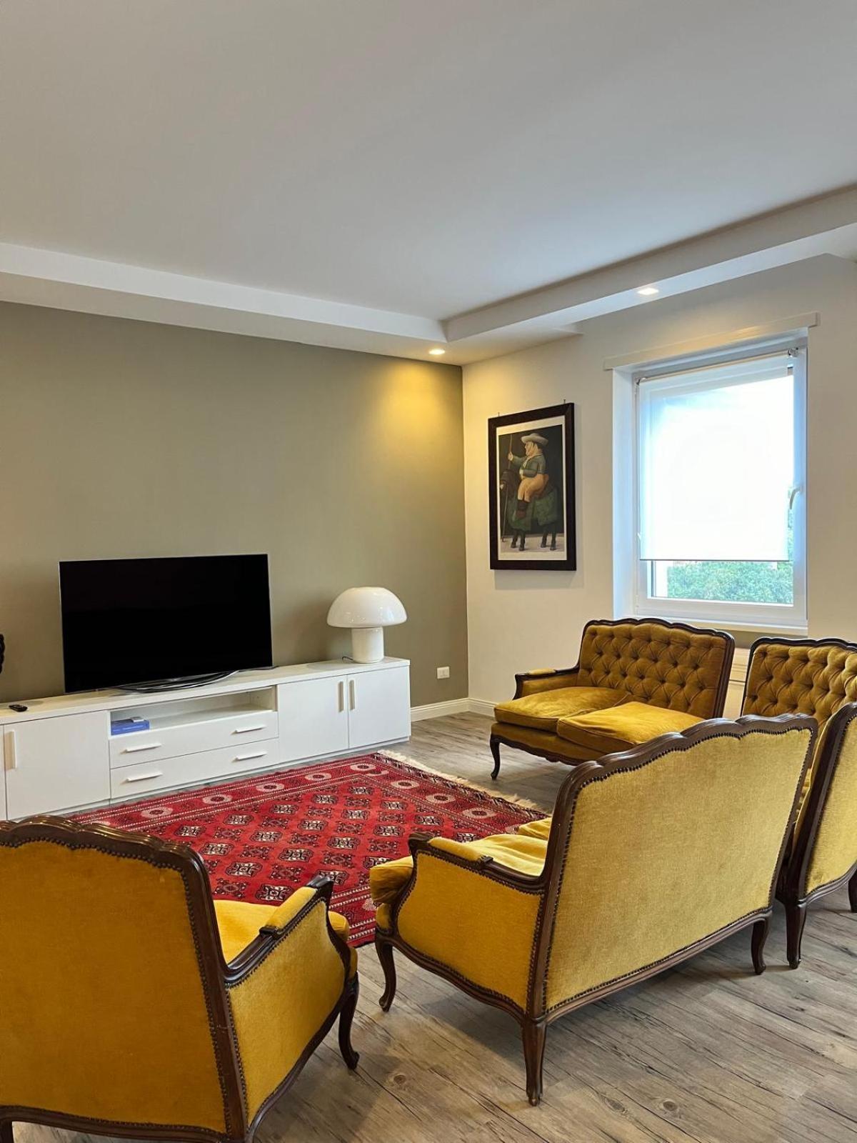 Apartment On The Square روما المظهر الخارجي الصورة